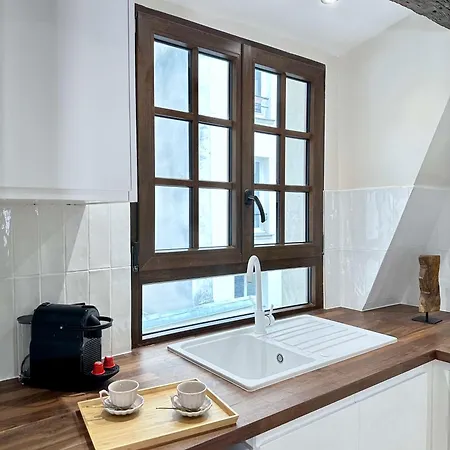 Stunning 2 Bedroom In The Marais Daire