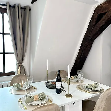 Stunning 2 Bedroom In The Marais Daire *