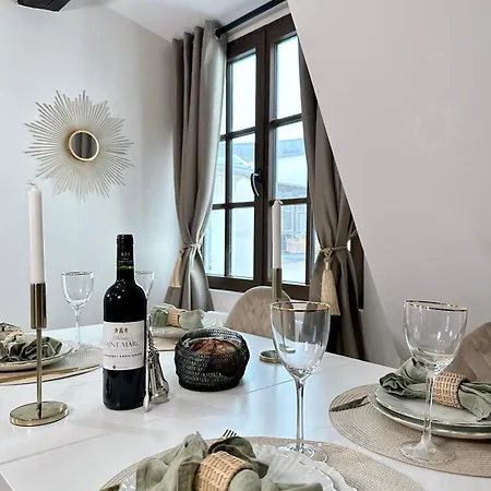 Stunning 2 Bedroom In The Marais *