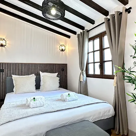 Stunning 2 Bedroom In The Marais