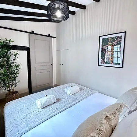 Stunning 2 Bedroom In The Marais